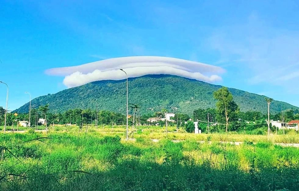 Ảnh mây phủ trên núi chứa chan